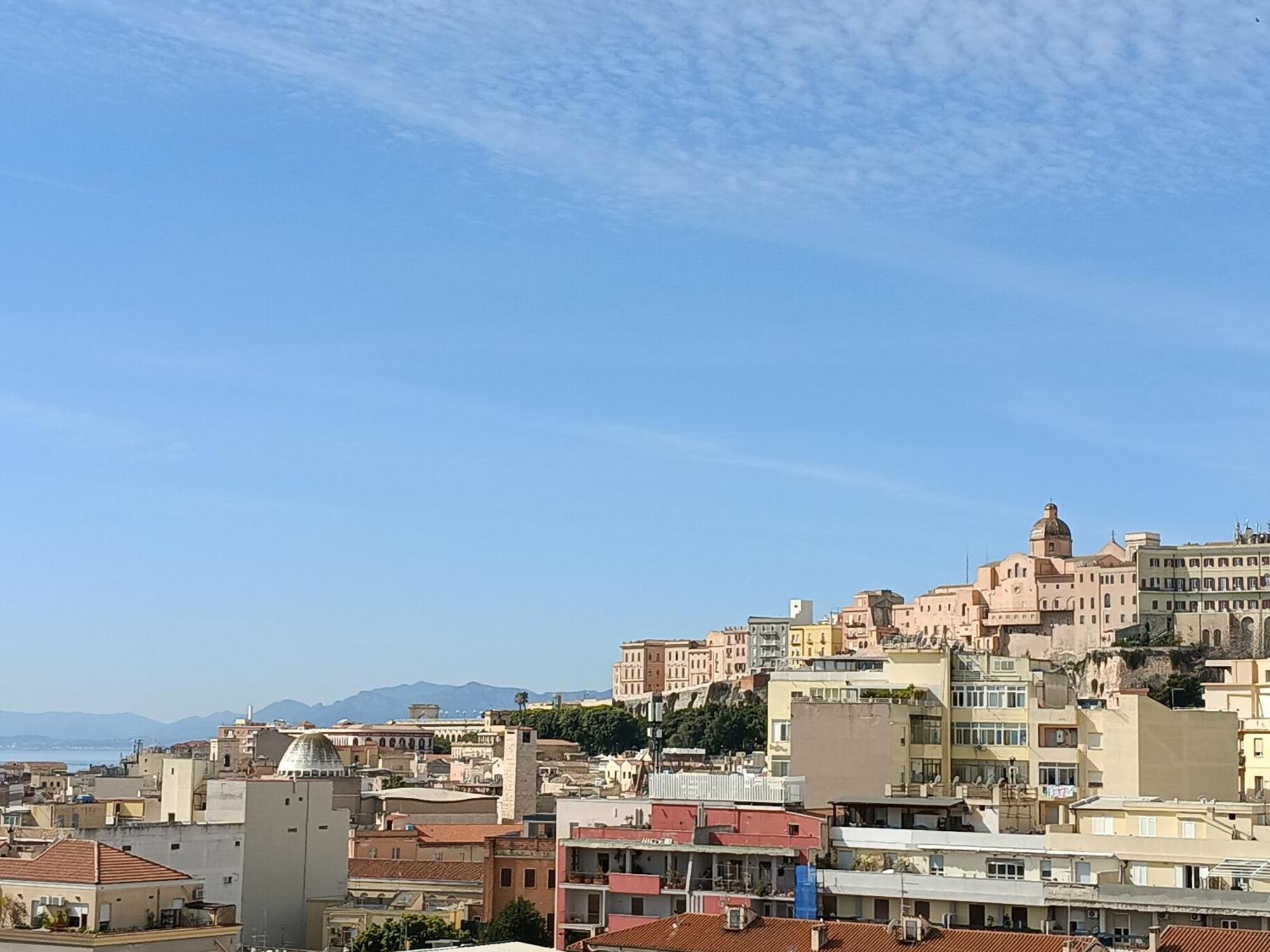 Manzoni Suite Cagliari Esterno foto