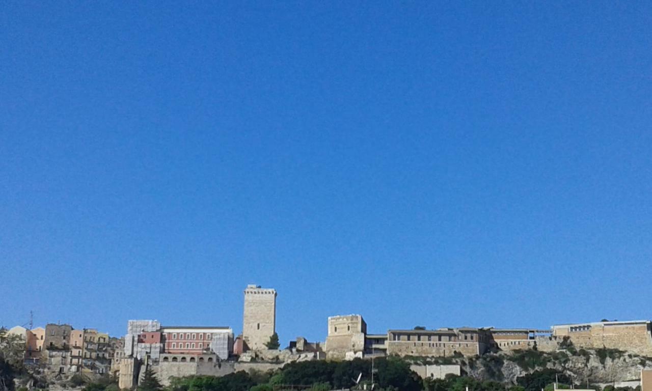 Manzoni Suite Cagliari Esterno foto